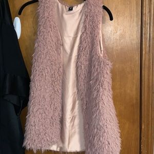 Light pink fuzzy vest worn once